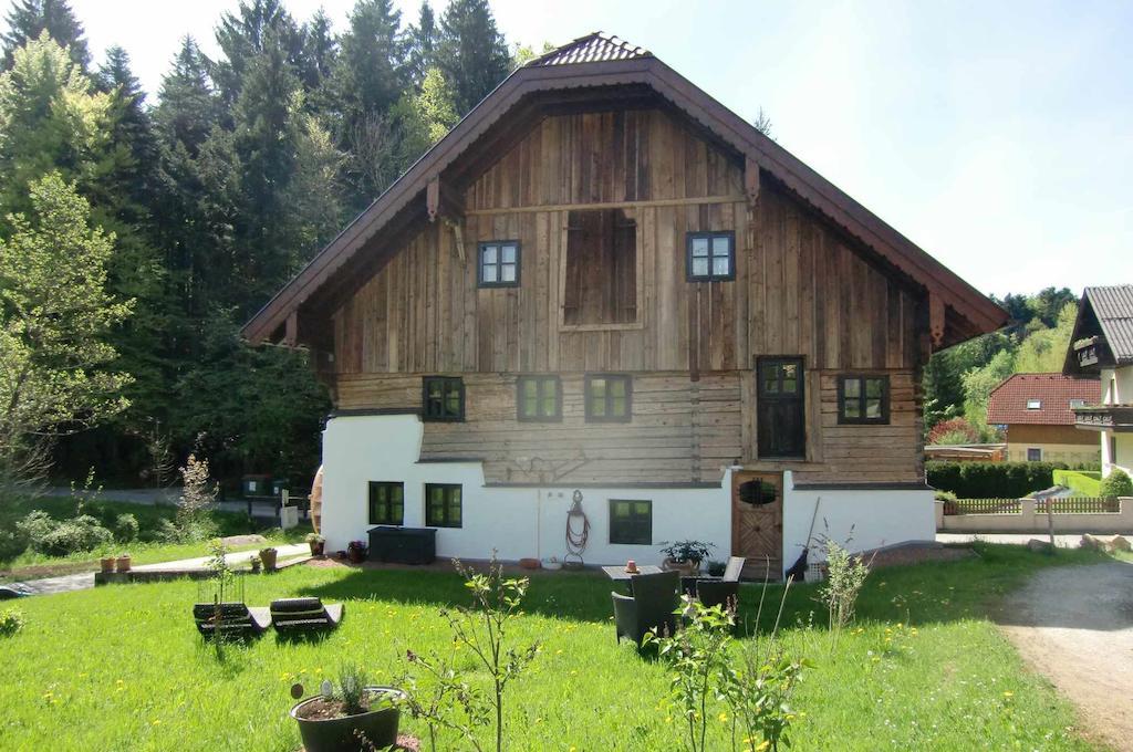 Heuholzmuehle Privatzimmer Bed & Breakfast Elixhausen Exterior photo